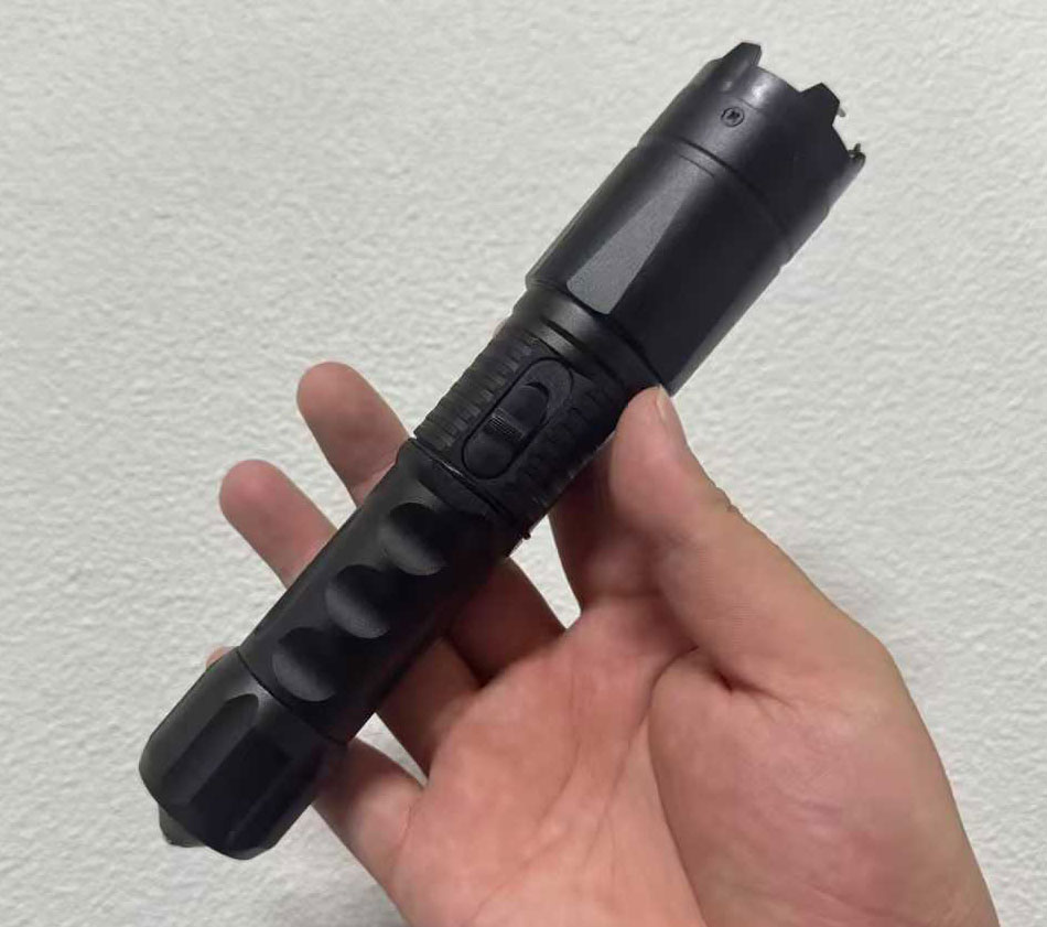 黑鹰X3电击器