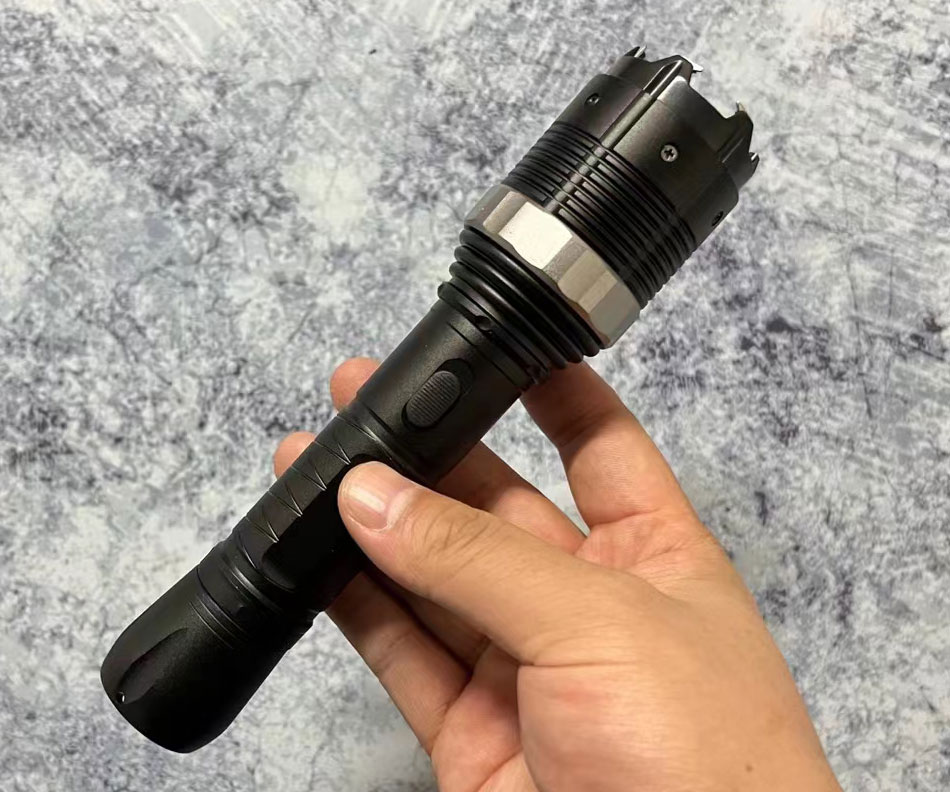 黑鹰8810电击棍