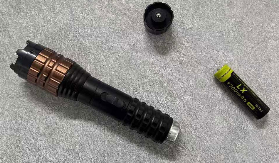 黑鹰X5电击棒